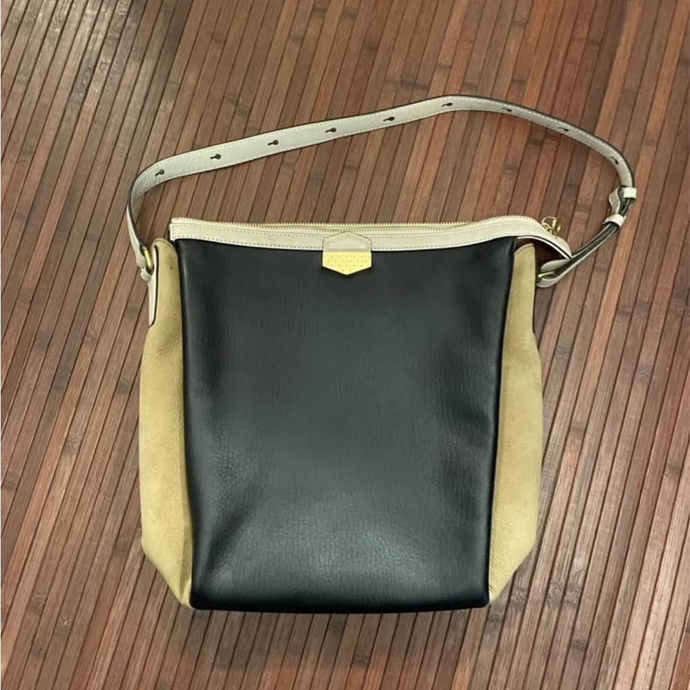 Marc Jacobs Black and Tan Tote Bag with Minimalist Design